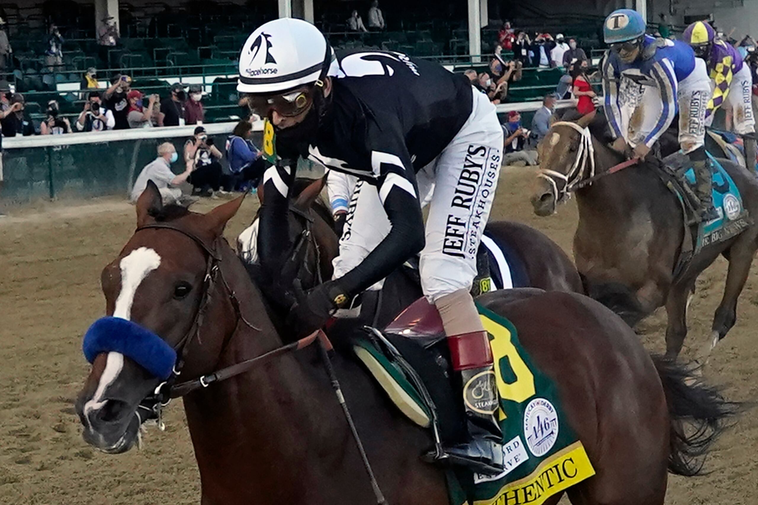 El miembro del Salón de la Fama, el carolinense John Velázquez, encabeza a siete boricua en el Breeders' Cup con 18 triunfos de por vida en ese evento, incluyendo el Classic en el 2020 sobre Authentic.