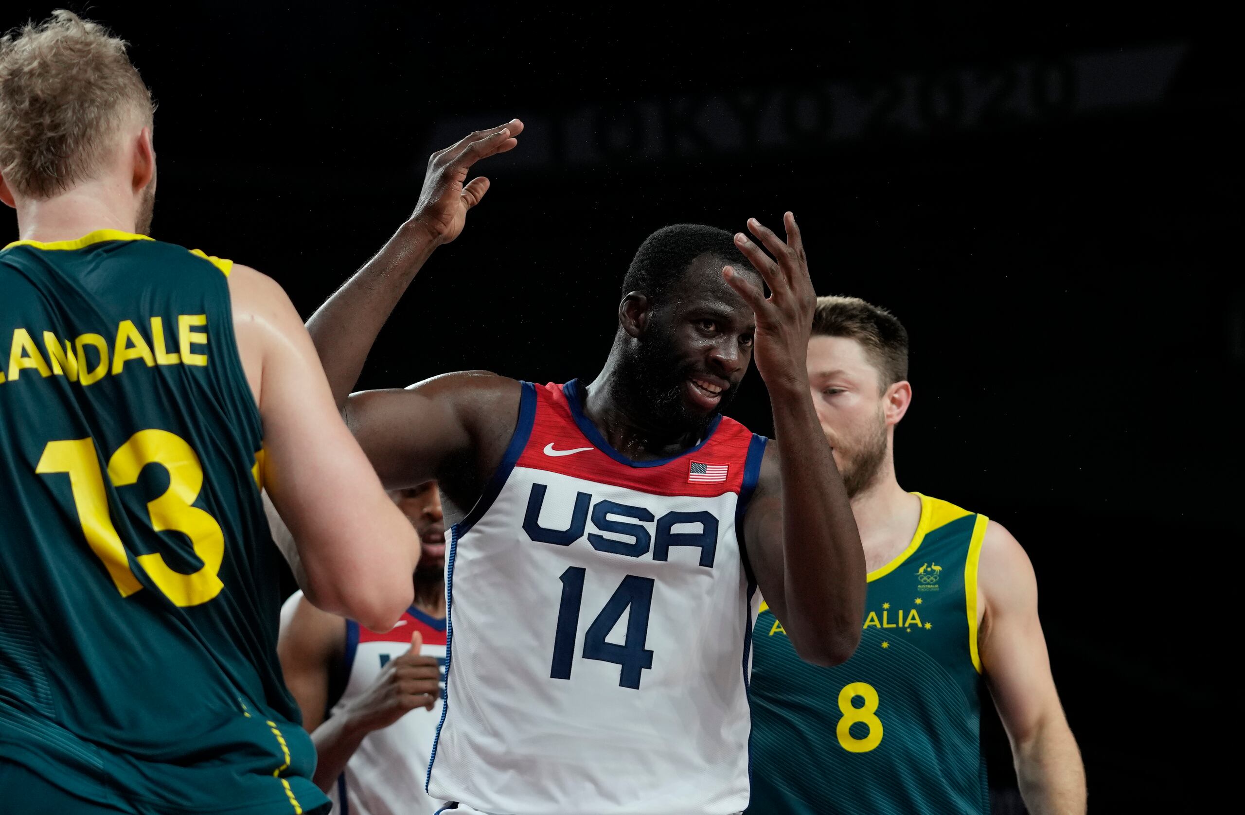 Draymond Green reacciona a una jugada en el partido ante Australia.