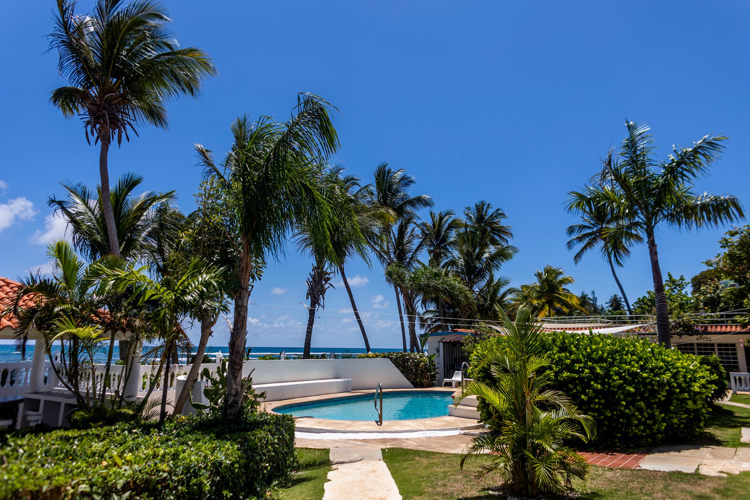 El lugar, ubicado a orillas del mar, cuenta con diversas amenidades y un horario de entrada y salida más que conveniente.