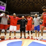 El Equipo Nacional de baloncesto practica con el número 9 en la mente