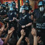 Fiscal demanda a la policía de la ciudad de Nueva York por “trato rudo” a manifestantes