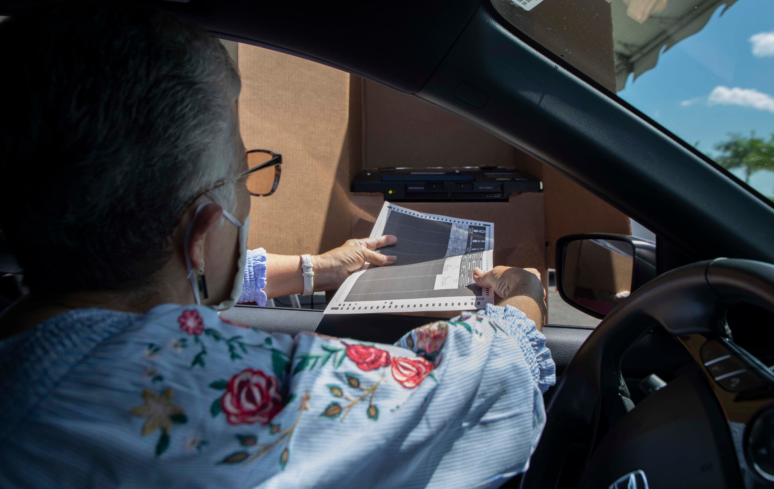 Simulacro de votación por servicarro para el voto adelantado en el Parque Agroturístico Ecológico de Dorado.