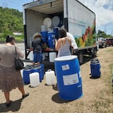 La gente se tira a la calle a buscar drones para almacenar agua