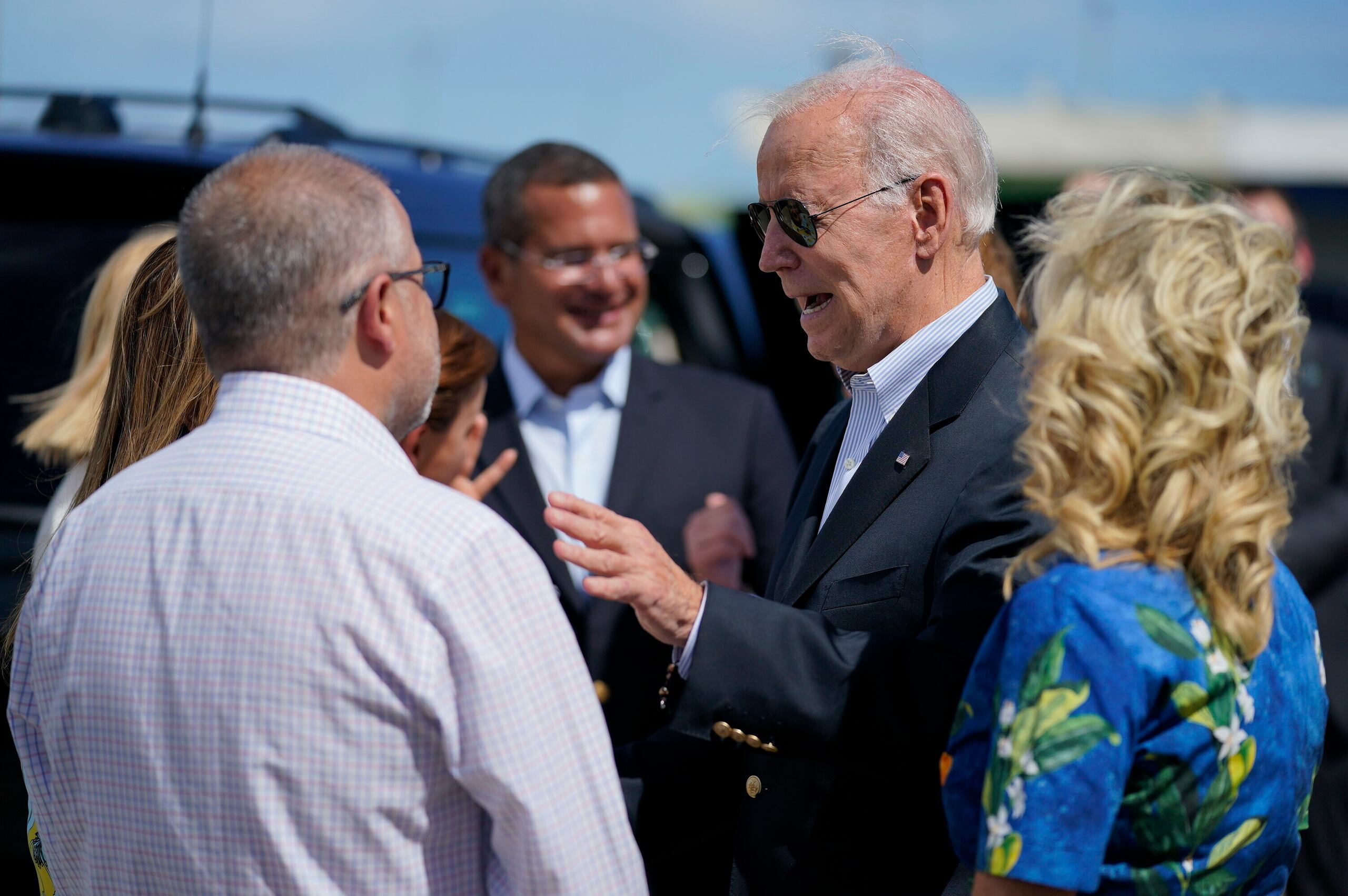 El presidente Biden y la primera dama Jill Biden junto al alcalde de Ponce, Luis Irizarry Pabón, la comisionada residente Jenniffer González, el gobernador Pierluisi y Caridad Pierluisi. 