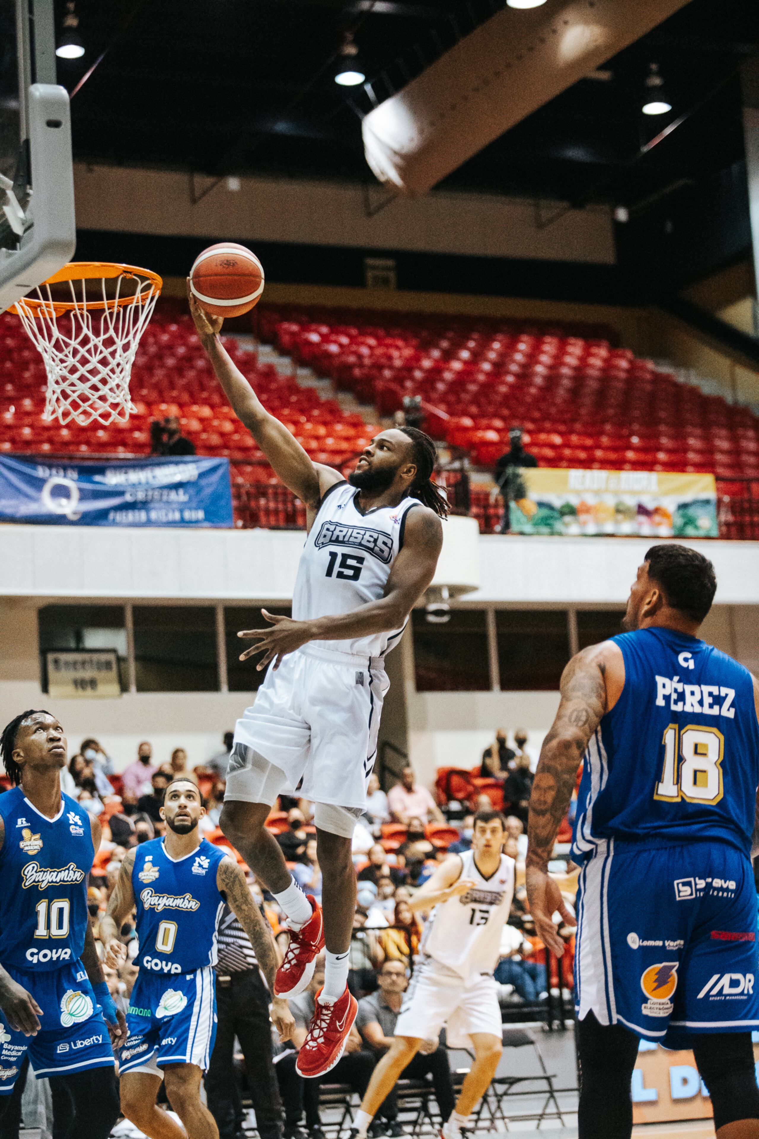 Timajh Parker-Rivera estaba activo en su segunda temporada con los Grises de Humacao.