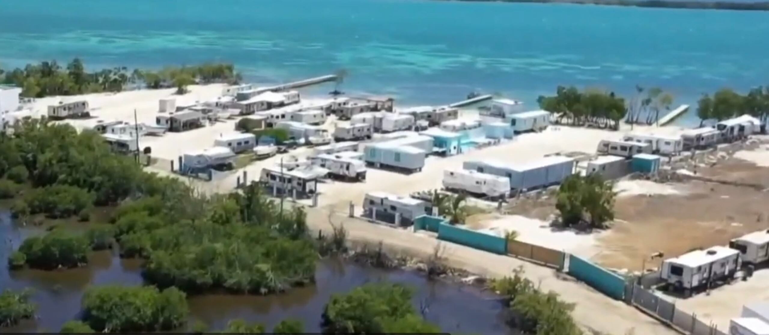 "La investigación de los crímenes y daños ambientales en Bahía Jobos en Salinas ha provocado un profundo malestar social y una clara exigencia de fijar responsabilidades y hacer justicia”, subrayó Márquez Lebrón.