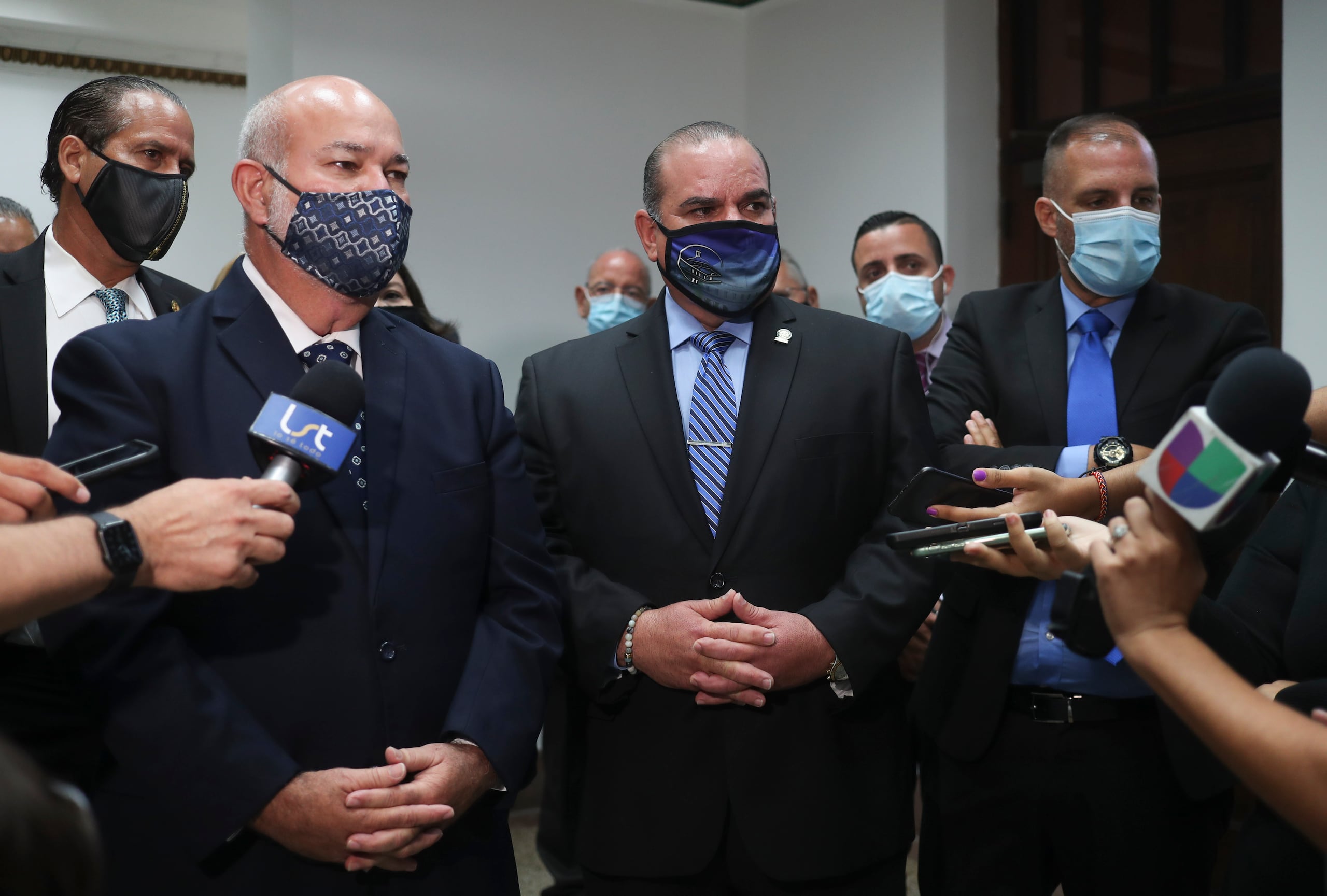 Conferencia de prensa luego del caucus del PNP en la Cámara de Representantes para discutir los allanamientos a Milagros Charbonier y Nelson Del Valle.