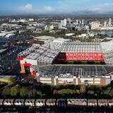 ¿Por qué están a la venta, de repente, los dos clubes más populares del fútbol inglés?