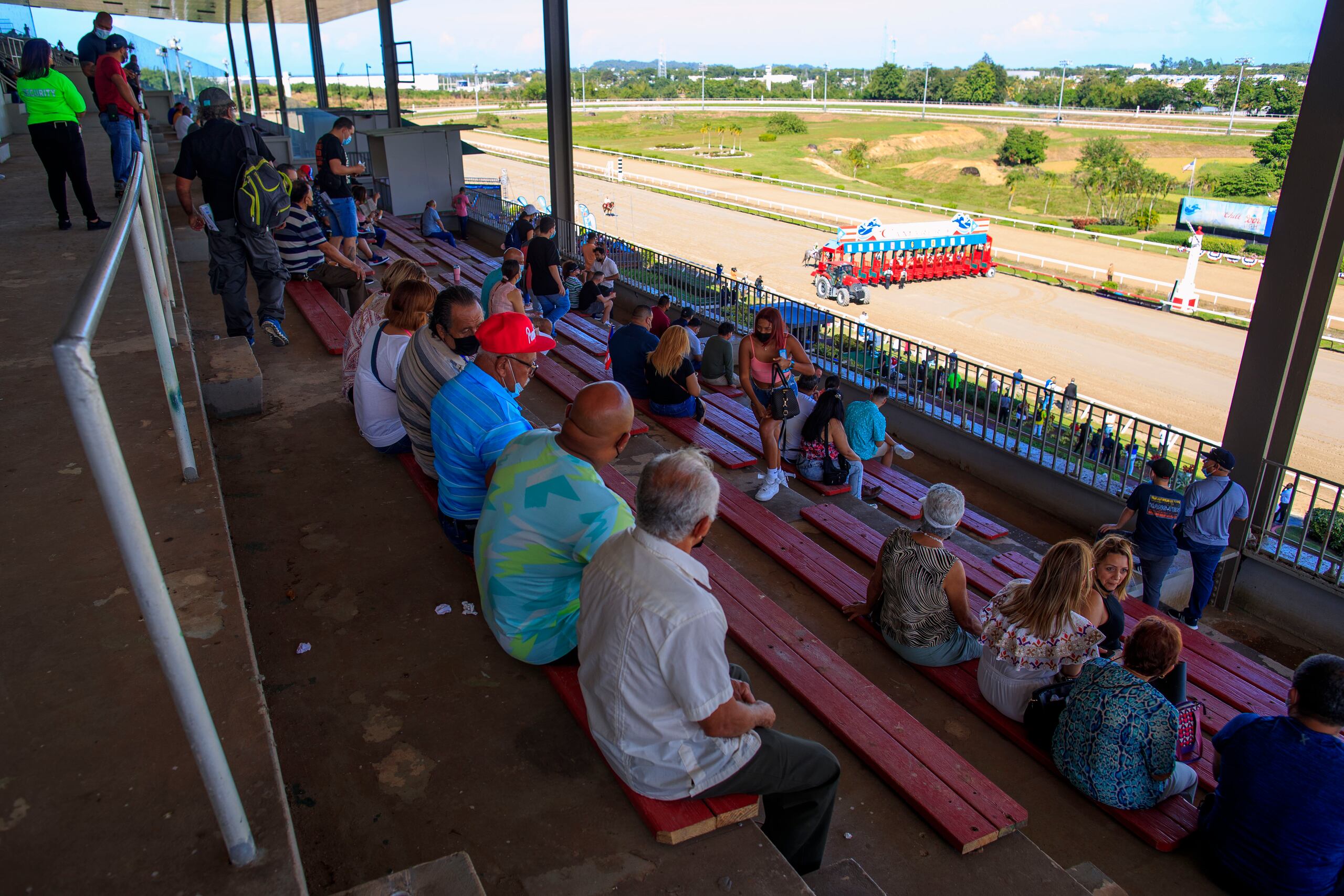 Canóvanas , Puerto Rico, Diciembre 5, 2021 - DEPORTES - FOTOS para ilustrar una historia sobre los eventos de hipismo en el Hipódromo Camarero incluyendo el Clásico del Caribe. EN LA FOTO una vista del ambiente en el hipódromo.
FOTO POR:  tonito.zayas@gfrmedia.com
Ramon " Tonito " Zayas / GFR Medió