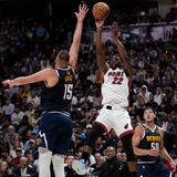 Heat da la vuelta al final tras vencer a los Nuggets y empata las Finales de la NBA