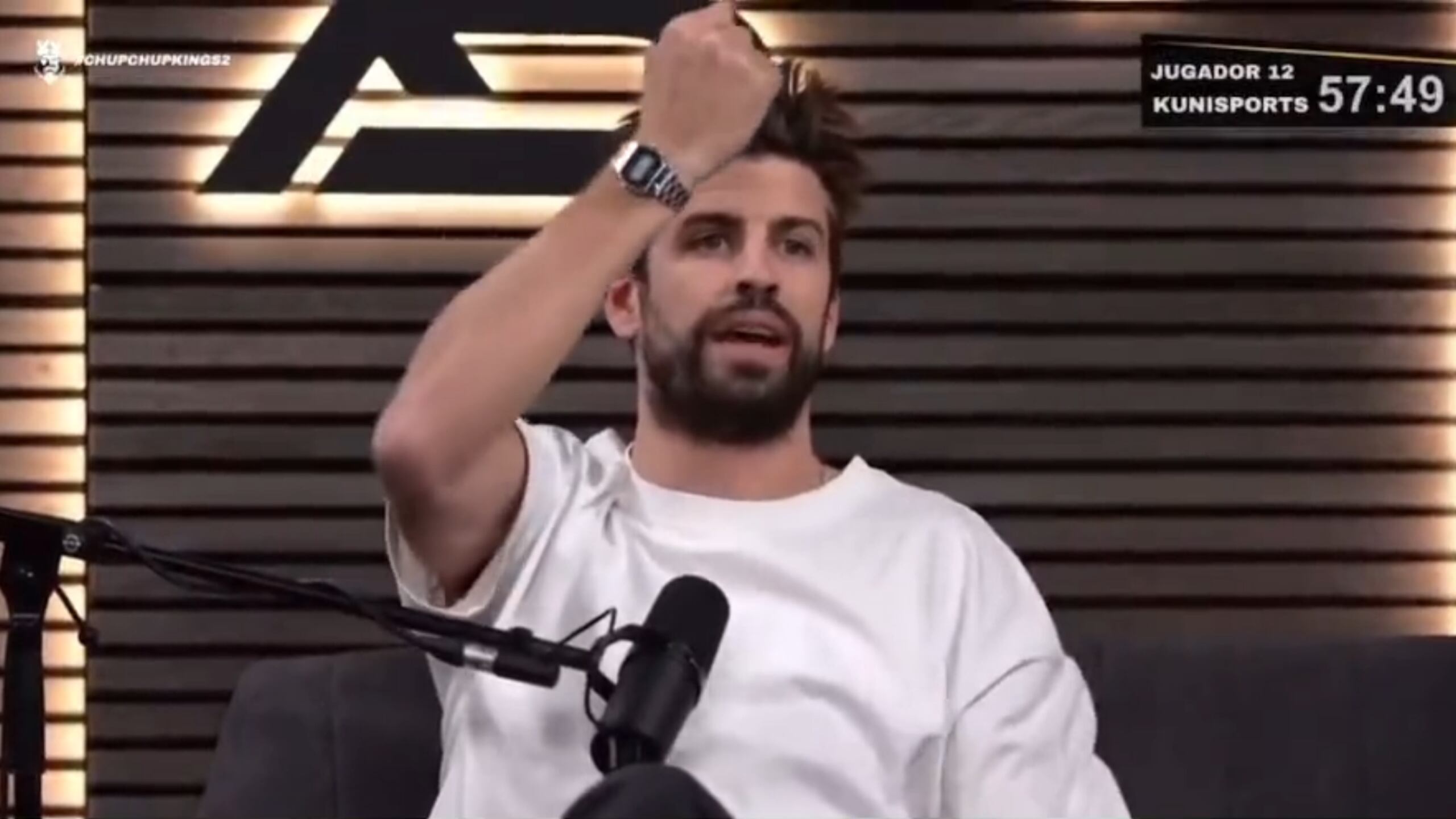 Gerard Piqué presume un reloj Casio durante el podcast Kings Lueague.