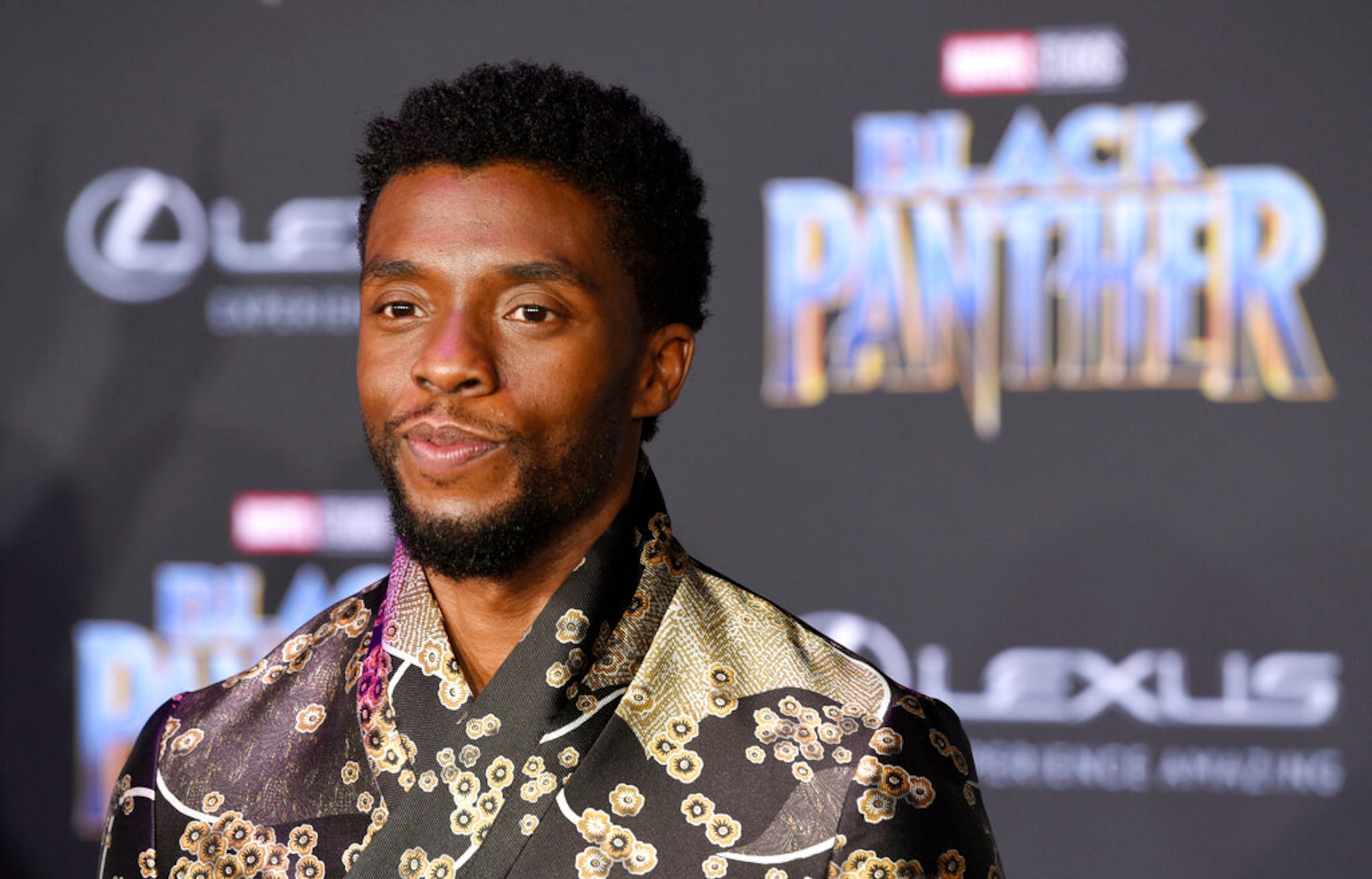 El actor, que protagonizó la megaexitosa película de superhéroes de Marvel “Black Panther", murió sorpresivamente en su casa de Los Ángeles a los 43 años tras haber pasado los últimos cuatro batallando en privado un cáncer de colon.