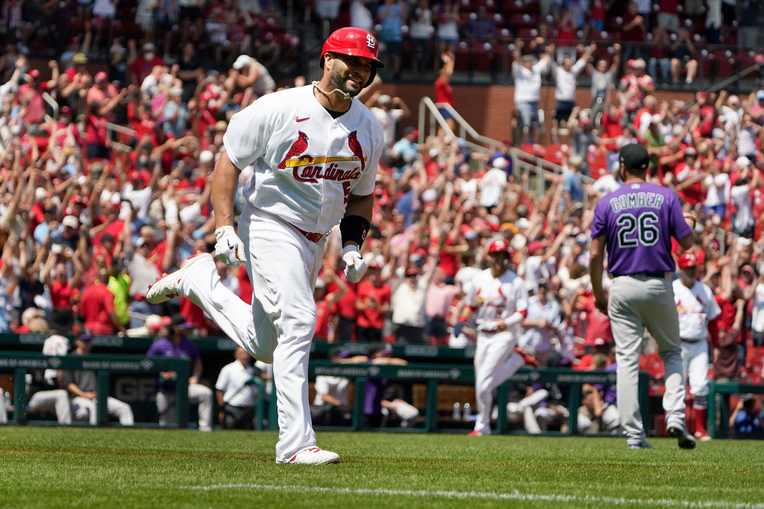 Albert Pujols está a siete jonrones de los 700 faltándole solo 41 partidos de temporada.