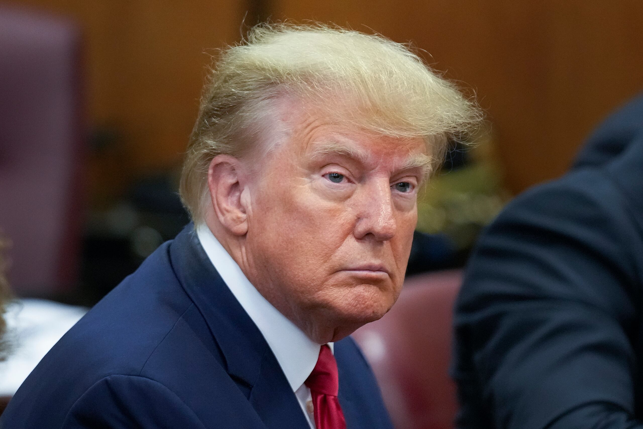 El expresidente Donald Trump dentro de la sala del tribunal en Nueva York.