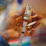Moderna pide la aprobación total de su vacuna contra el COVID-19