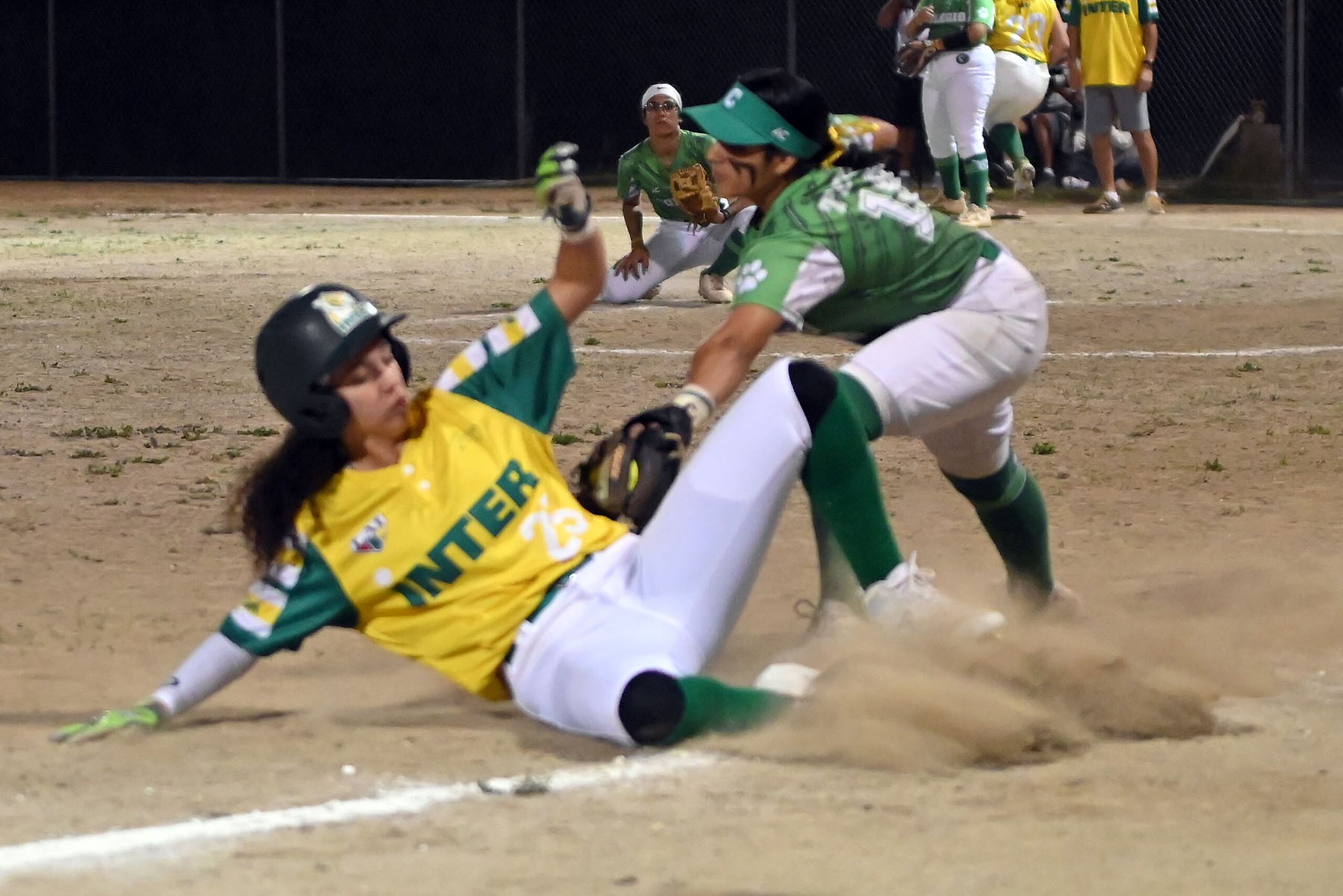 La final del sóftbol femenino en un máximo de tres juegos en el parque Hermes Acevedo en Mayagüez.