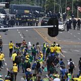 Desmontan los campamentos de los bolsonaristas en las principales ciudades de Brasil 