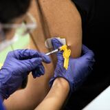 EE.UU. impulsa la vacunación sin cita para frenar la viruela del mono