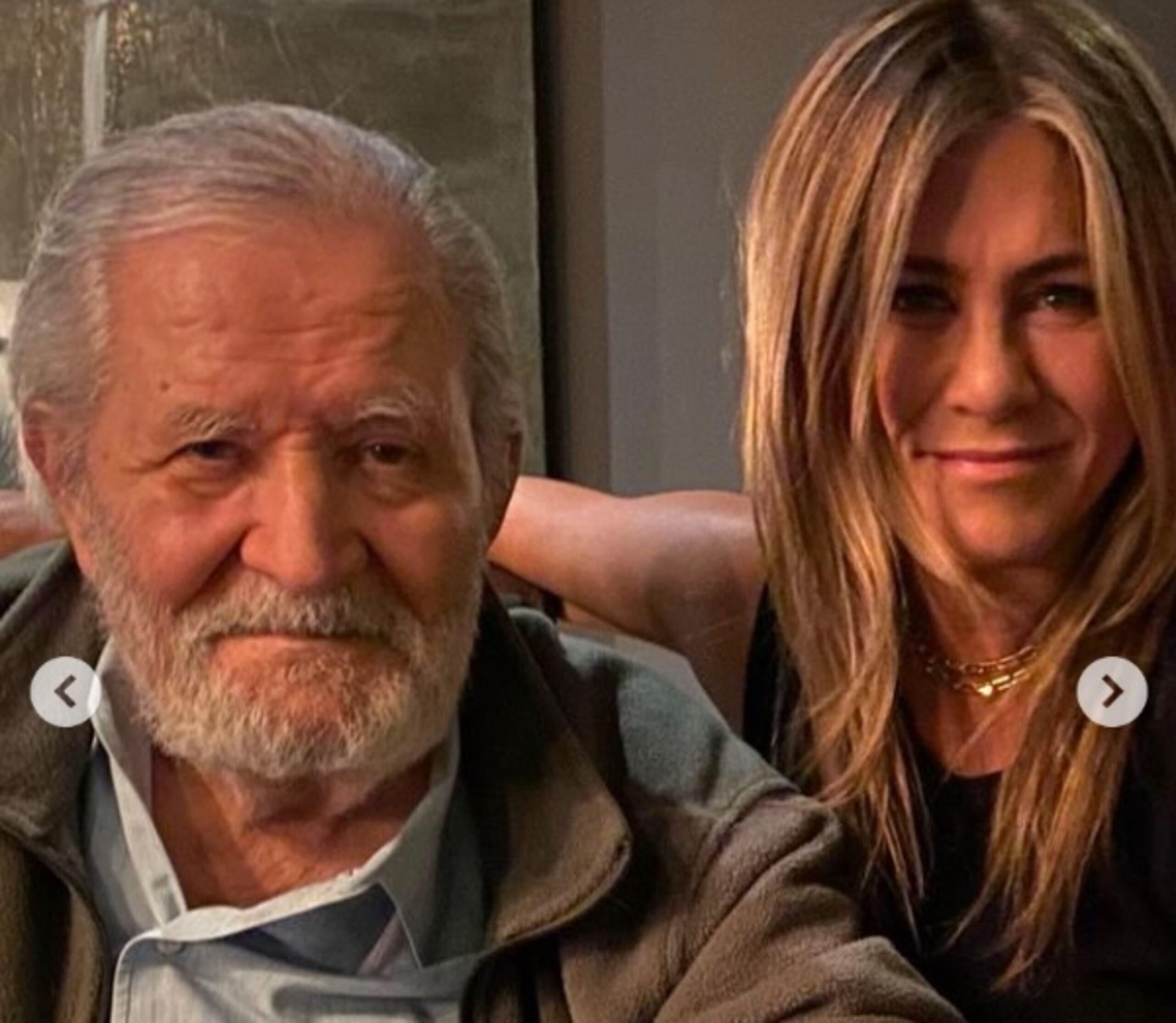 Jennifer Aniston y su padre, John Aniston (24 de julio de 1933 -11 de noviembre de 2022).