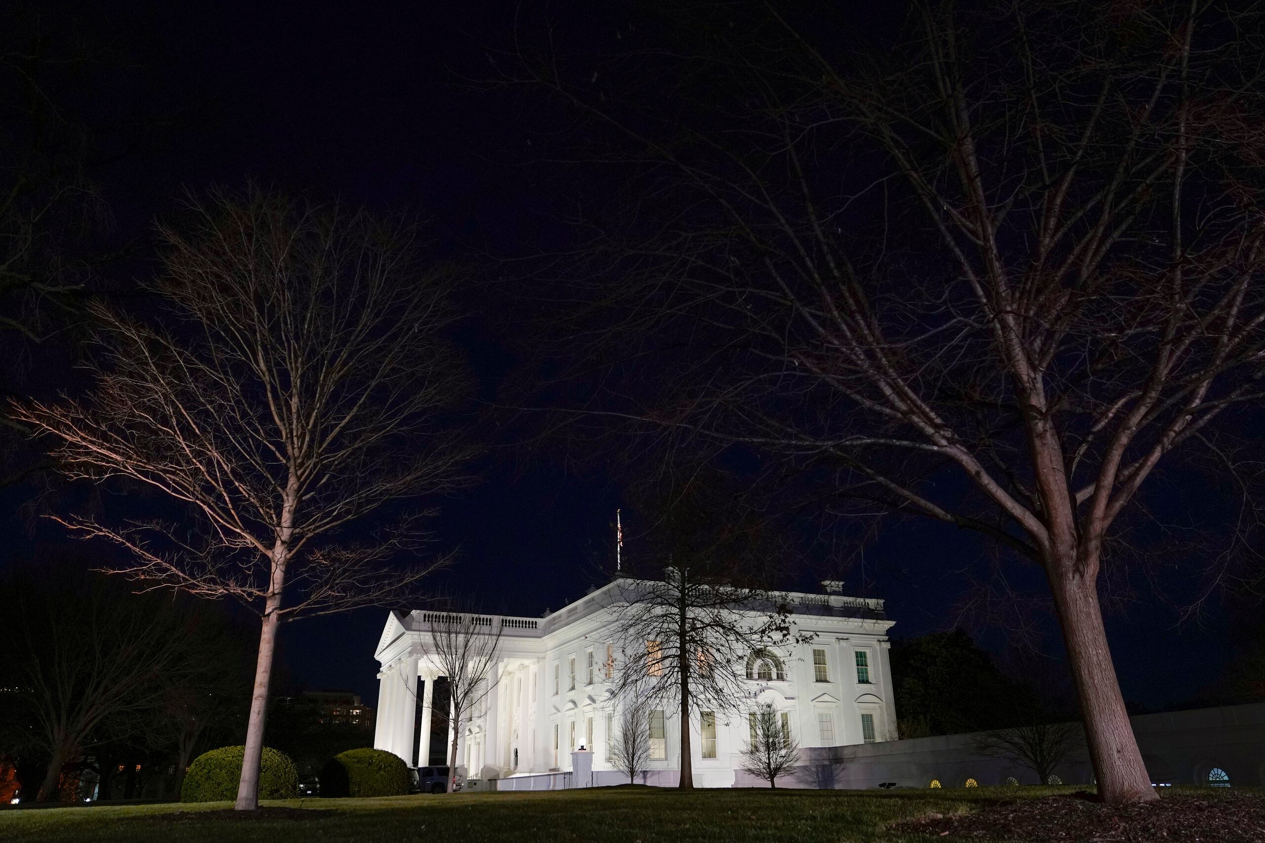 El vicepresidente de Estados Unidos y la mayoría del gabinete del presidente pueden declarar al mandatario no apto para ejercer el cargo.