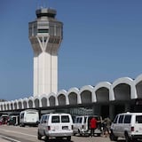 Oportunidades de trabajo para personas mayores en el aeropuerto Luis Muñoz Marín