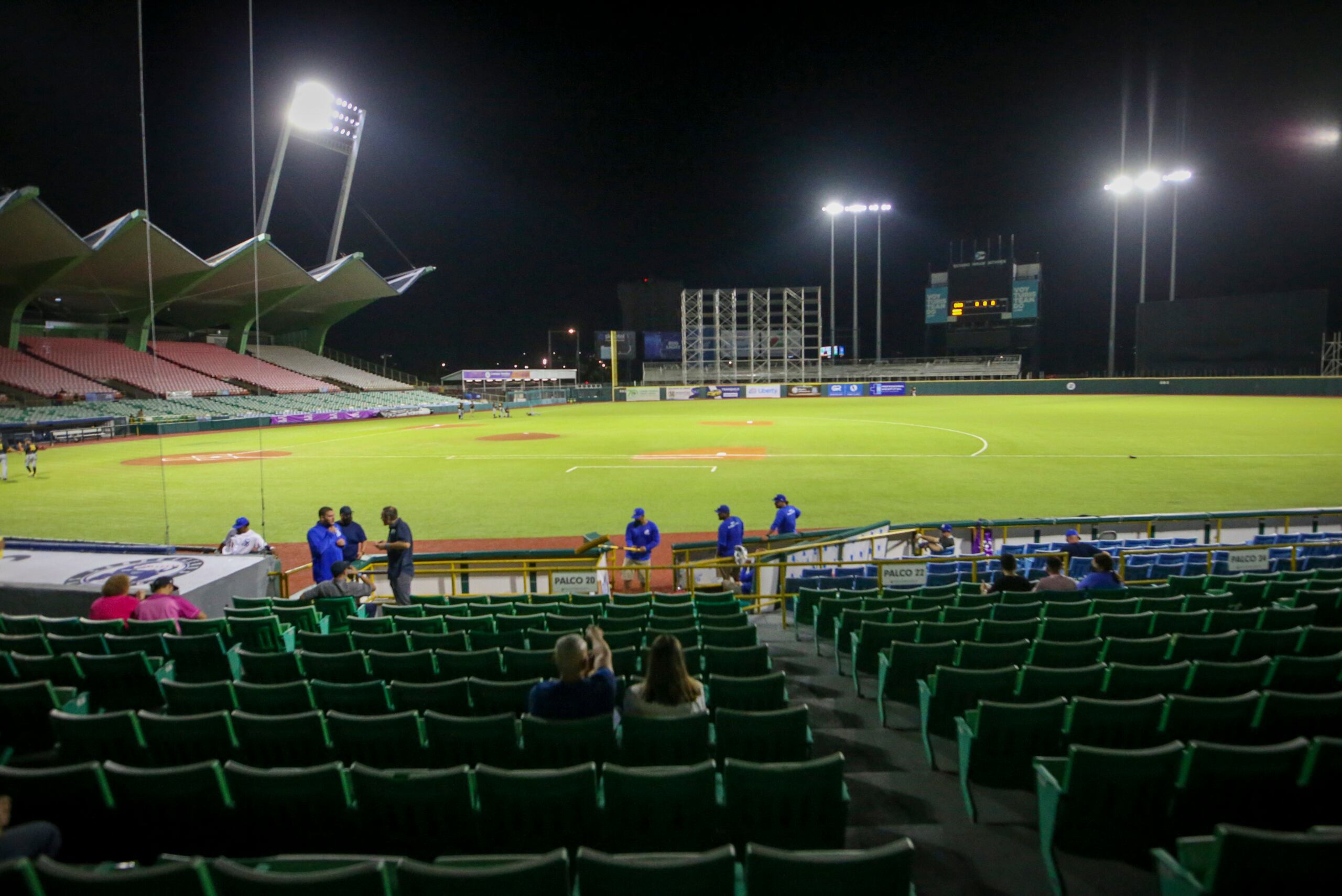 La pizarra casi invisible que se utilizó en la campaña 2021-22 y las restricciones por la pandemia impuestas por el gobierno al béisbol invernal son parte de las quejas del grupo propietario de los Cangrejeros de Santurce.