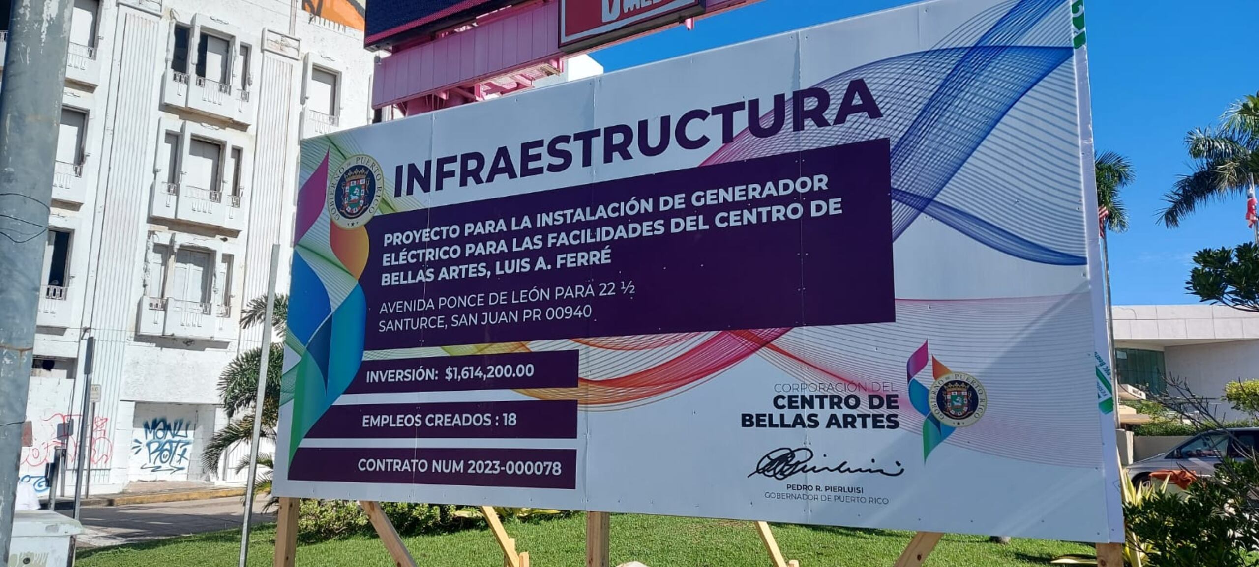 Rótulo que anuncia la instalación de un generador.