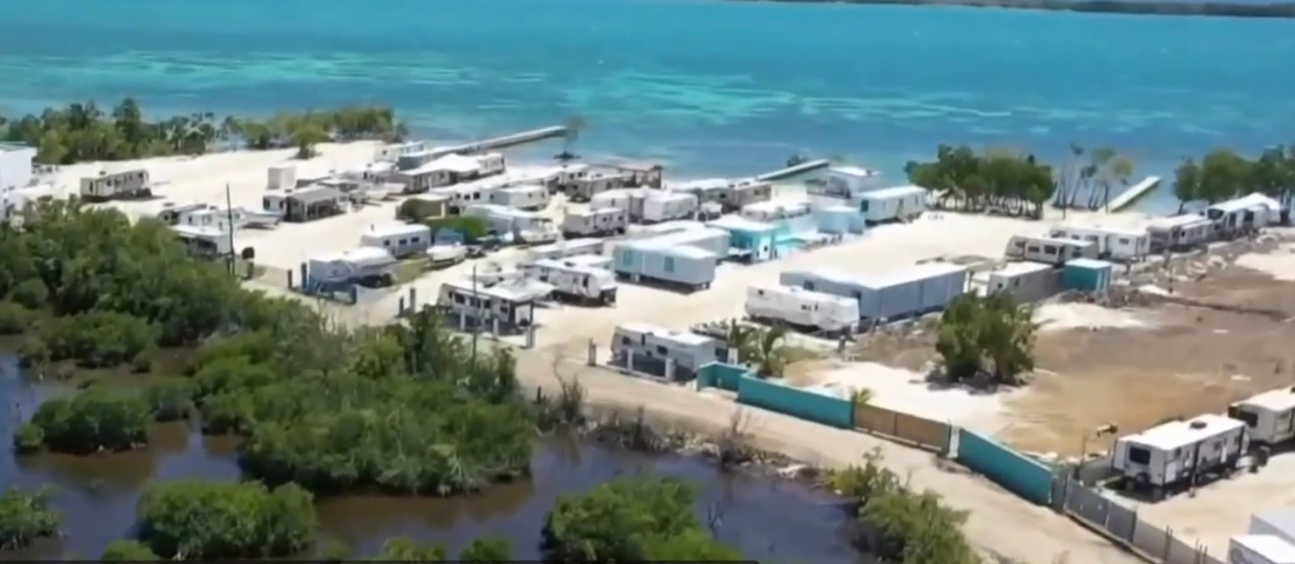 Una de las denuncias es sobre área protegida en el barrio Las Mareas, donde cortaron mangles, rellenaron la zona marítimo terrestre y se instalaron campers.