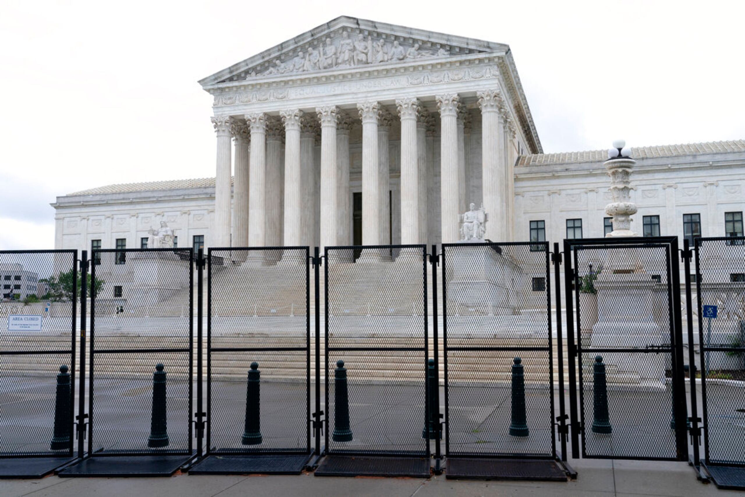 La decisión contó con el respaldo de los jueces John Roberts, Sonia Sotomayor, Elena Kagan, Neil Gorsuch, Brett Kavanaugh y Amy Coney Barrett, así como de la propia Brown Jackson; en tanto que Samuel Alito y Clarence Thomas escribieron su propia opinión concurrente con el dictamen mayoritario.