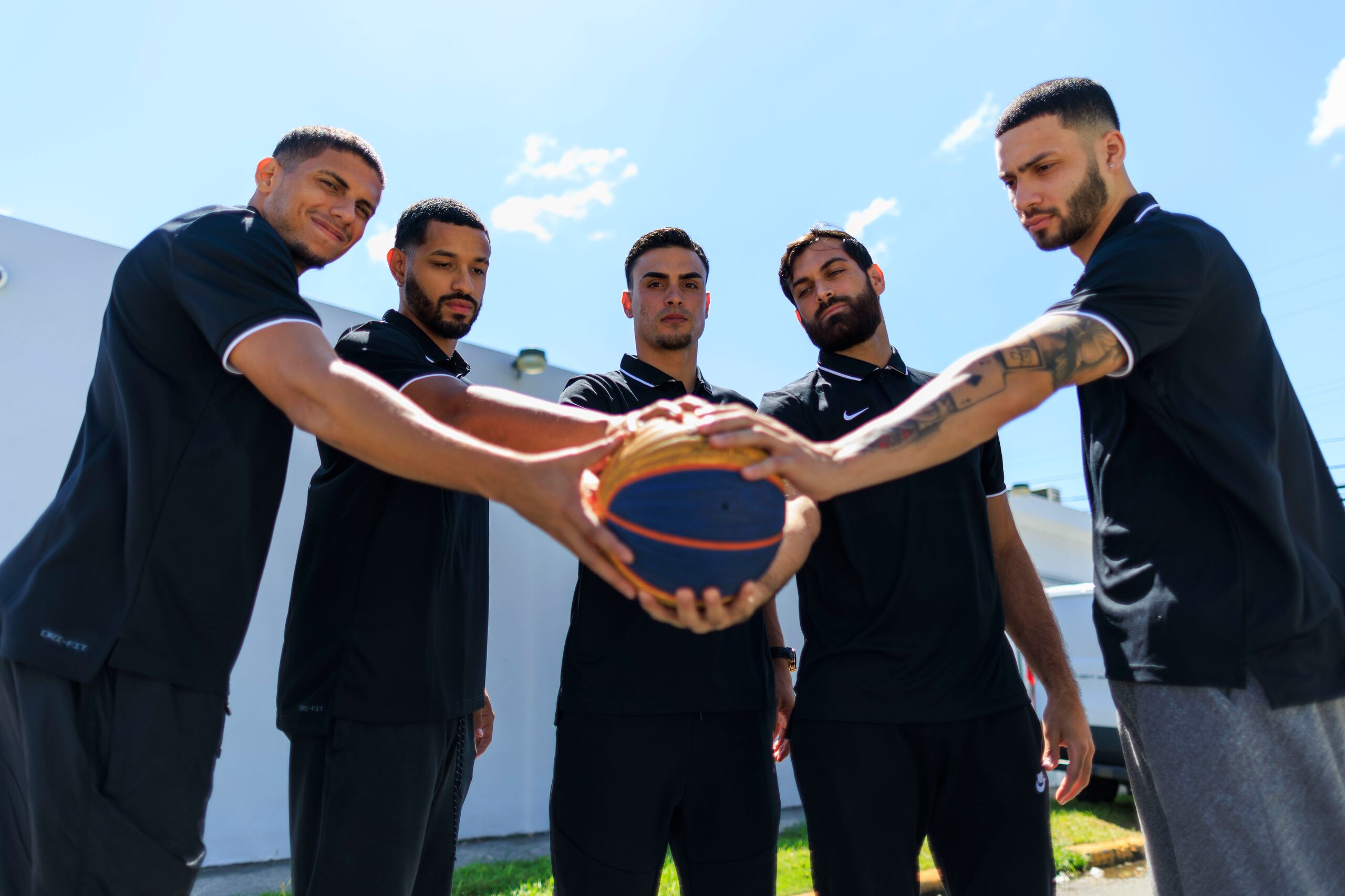 Los jugadores Luis Cuascut, Leandro Allende, Antonio Ralat, Brian Vázquez y Adrián Ocasio componen el equipo de básquet 3x3 que saldrá a competir todo el año en eventos del World Tour y torneos Challenger con miras a lograr clasificar al país entre los mejores 20 del mundo y clasificar así a las Olimpiadas.