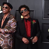 Bruno Mars sorprende con salida de los Grammy
