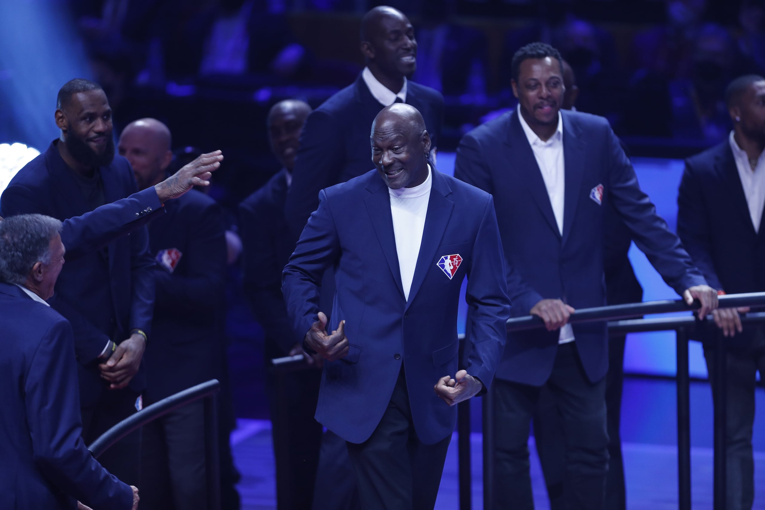 Michael Jordan y Magic Johnson coincidieron durante el medio tiempo del Juego de Estrellas de la NBA el pasado febrero.