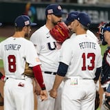 Adam Wainwright salió lesionado de su juego final con EE.UU. en el Clásico