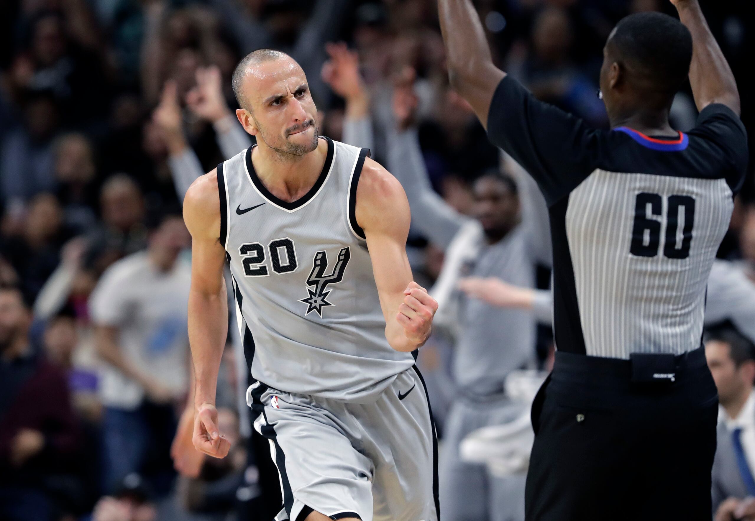 El argentino Manu Ginóbili ganó campeonatos con los Spurs de San Antonio en 2003, 2005, 2006 y 2014.