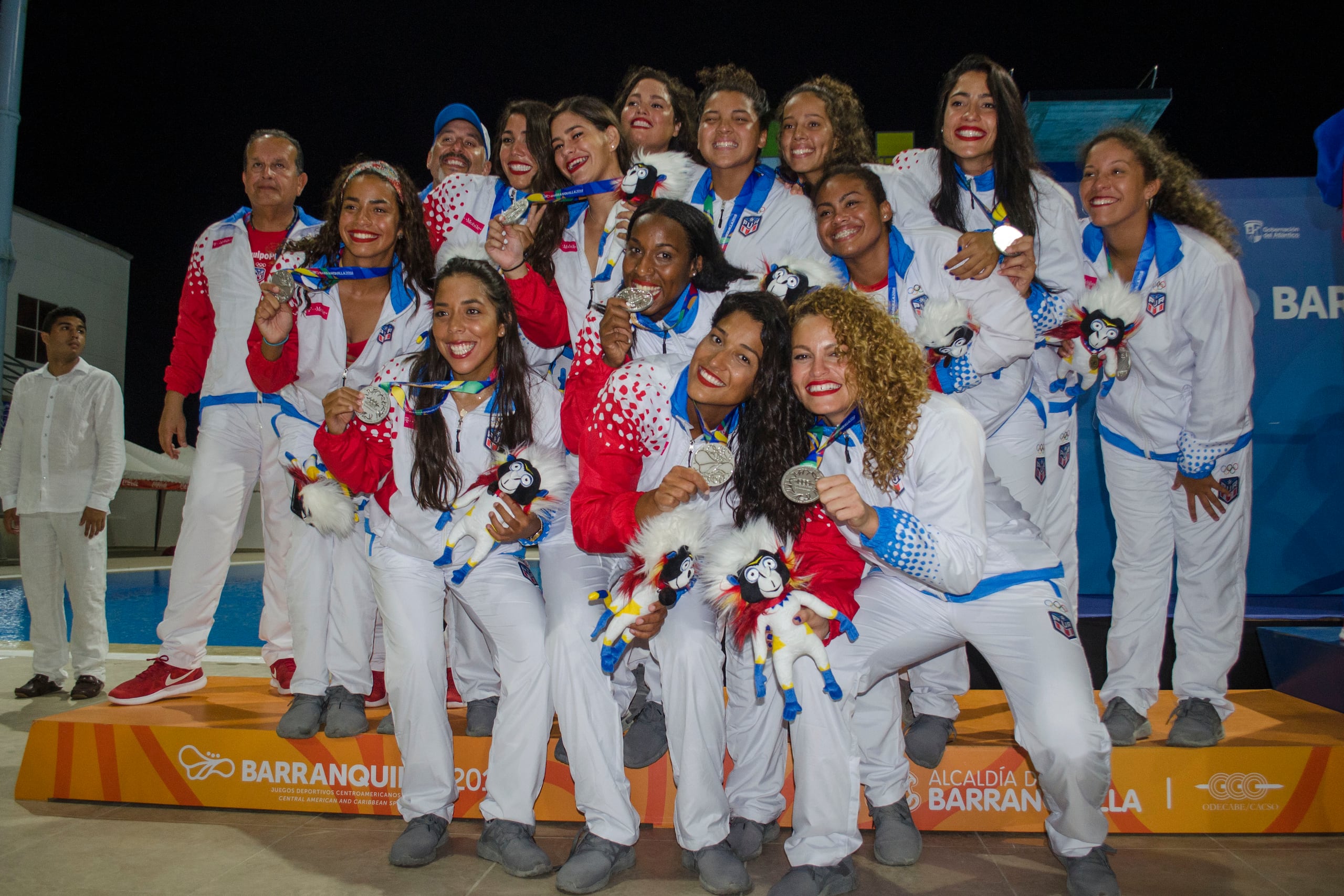 El equipo de polo acuático de Puerto Rico cargó con la medalla de plata en los Juegos Centroamericanos y del Caribe de 2018.