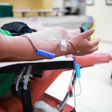 Solicitan donantes de sangre para un agente 