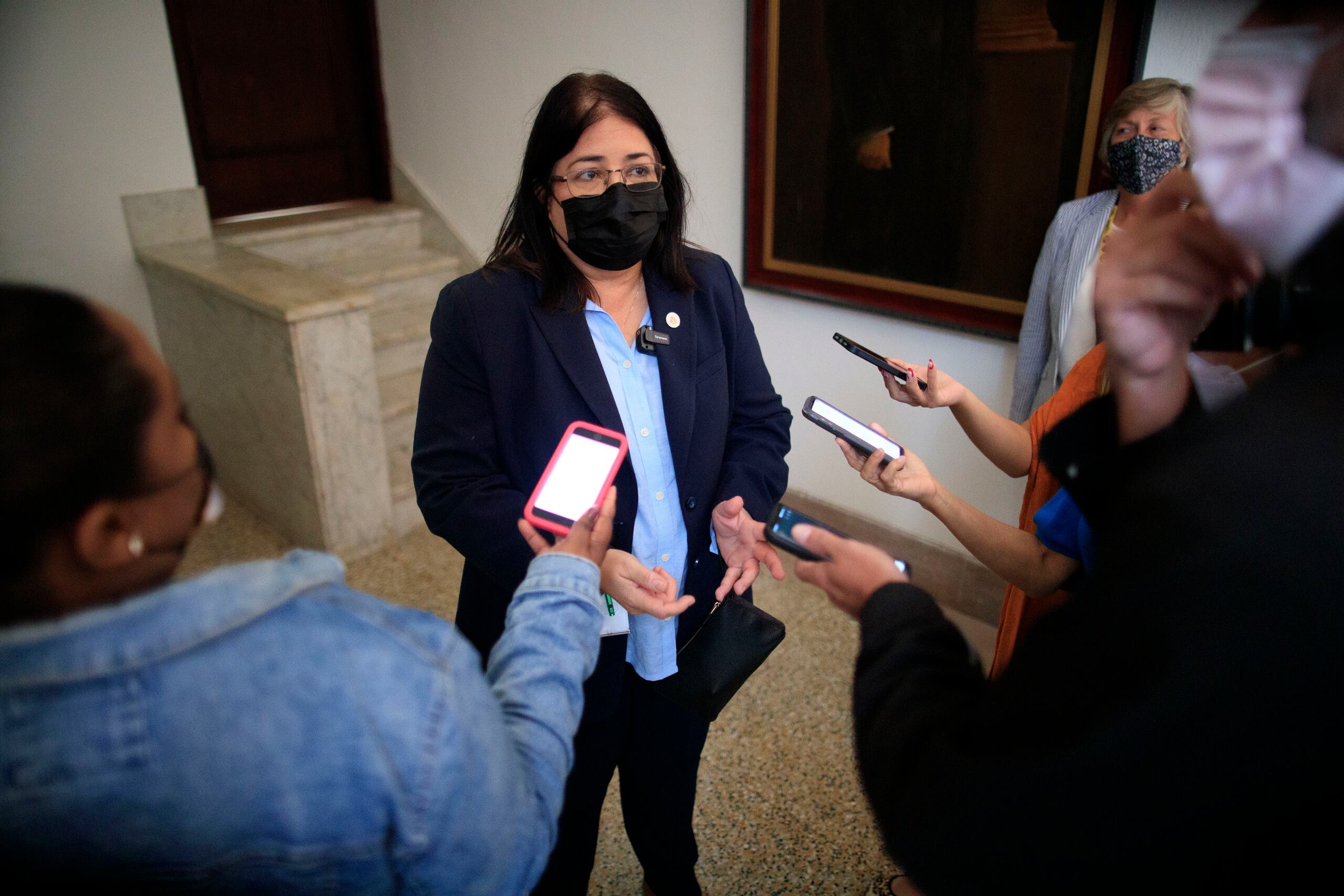 La presidenta interina de la Universidad de Puerto Rico (UPR), Mayra Olavarría Cruz, llegó hasta el Capitolio para reunirse con el presidente del Senado.