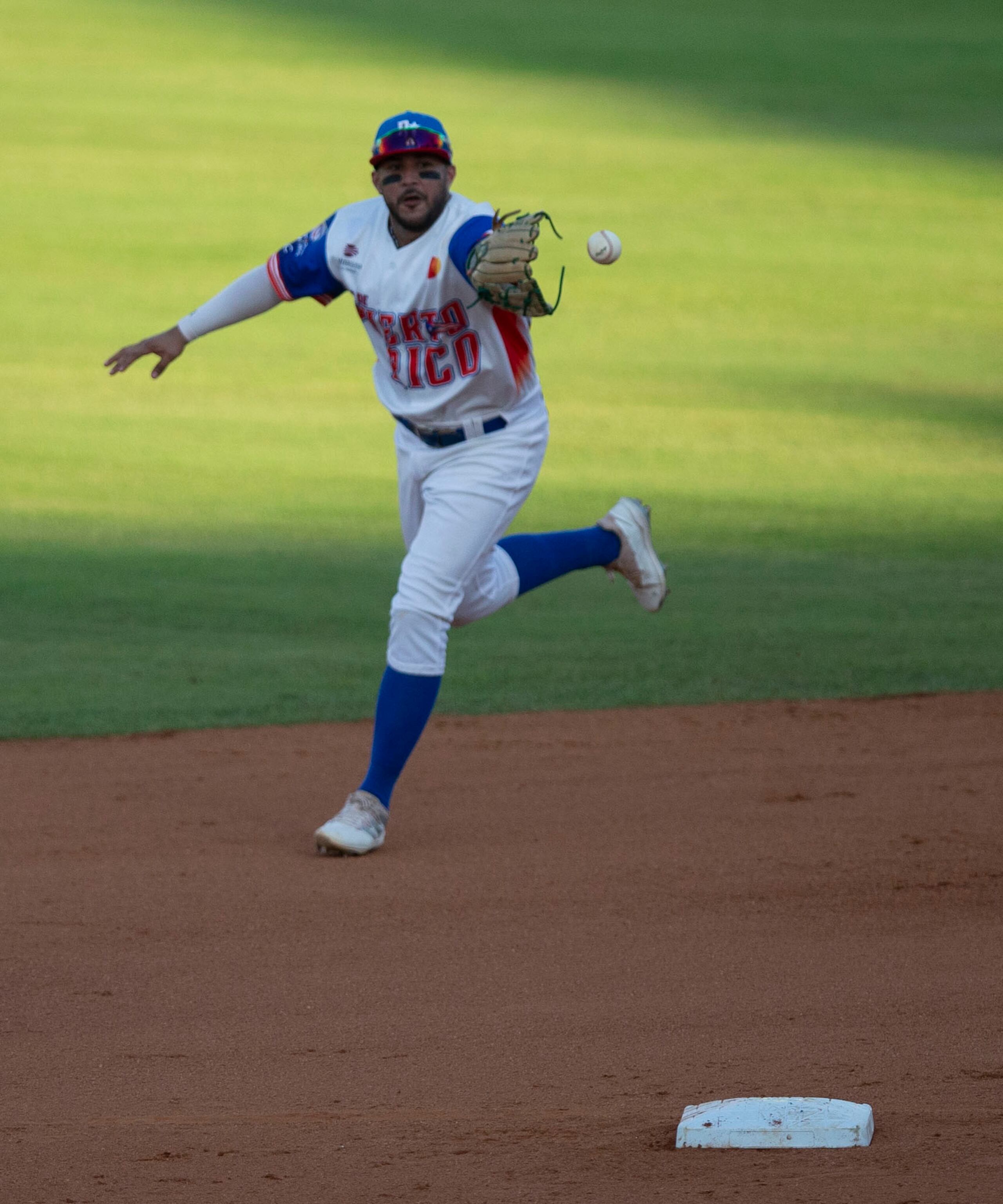 Vimael Machín fue el mejor que movió el bate en los primeros cuatro partidos con promedio de .400 (10-4).