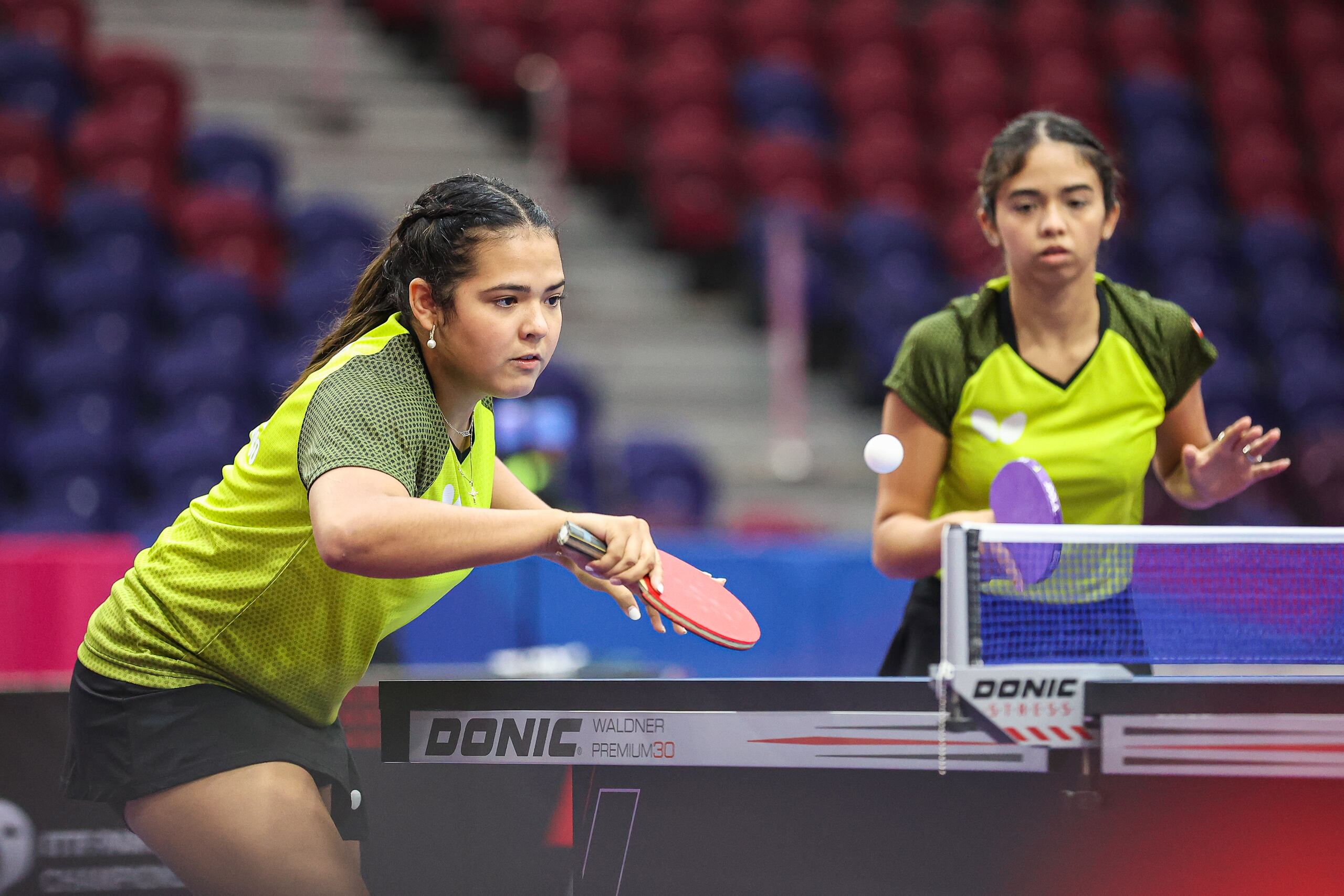 Adriana y Melanie Díaz jugarán contra Hana Mantelova y Bárbara Balazova.