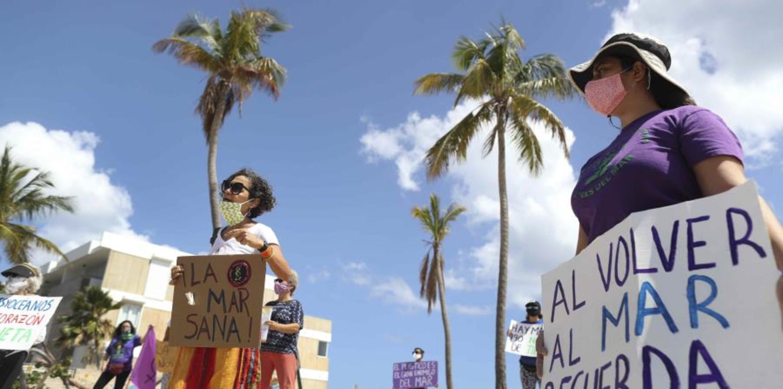 La manifestación pacífica destacaba la importancia de las playas como espacios de recreación y sanación.