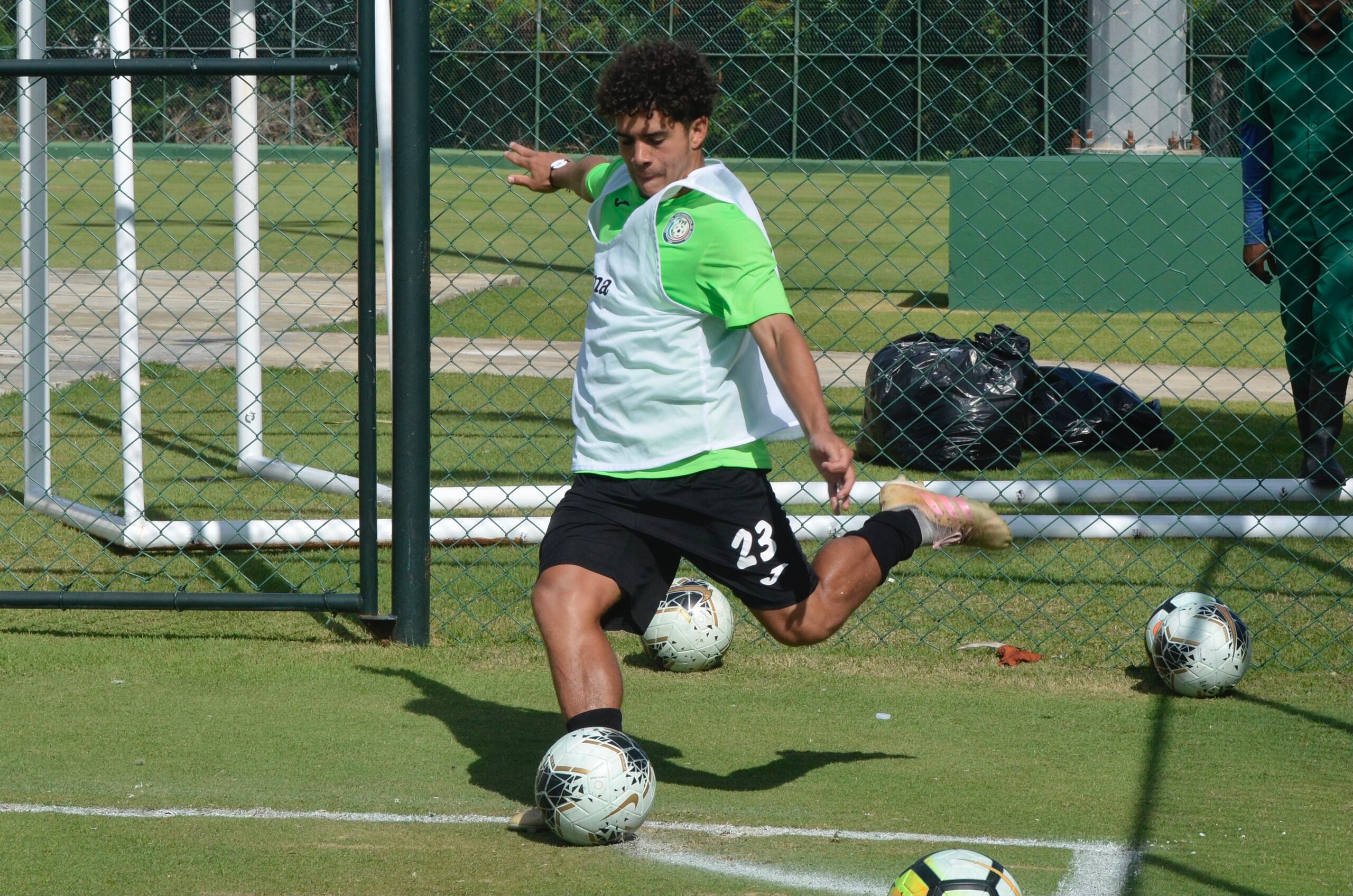 El puertorriqueño Wilfredo Rivera, parte de la Selección Nacional Masculina de fútbol, fue fichado por tres temporadas por el Orlando SC de la Major League Soccer.