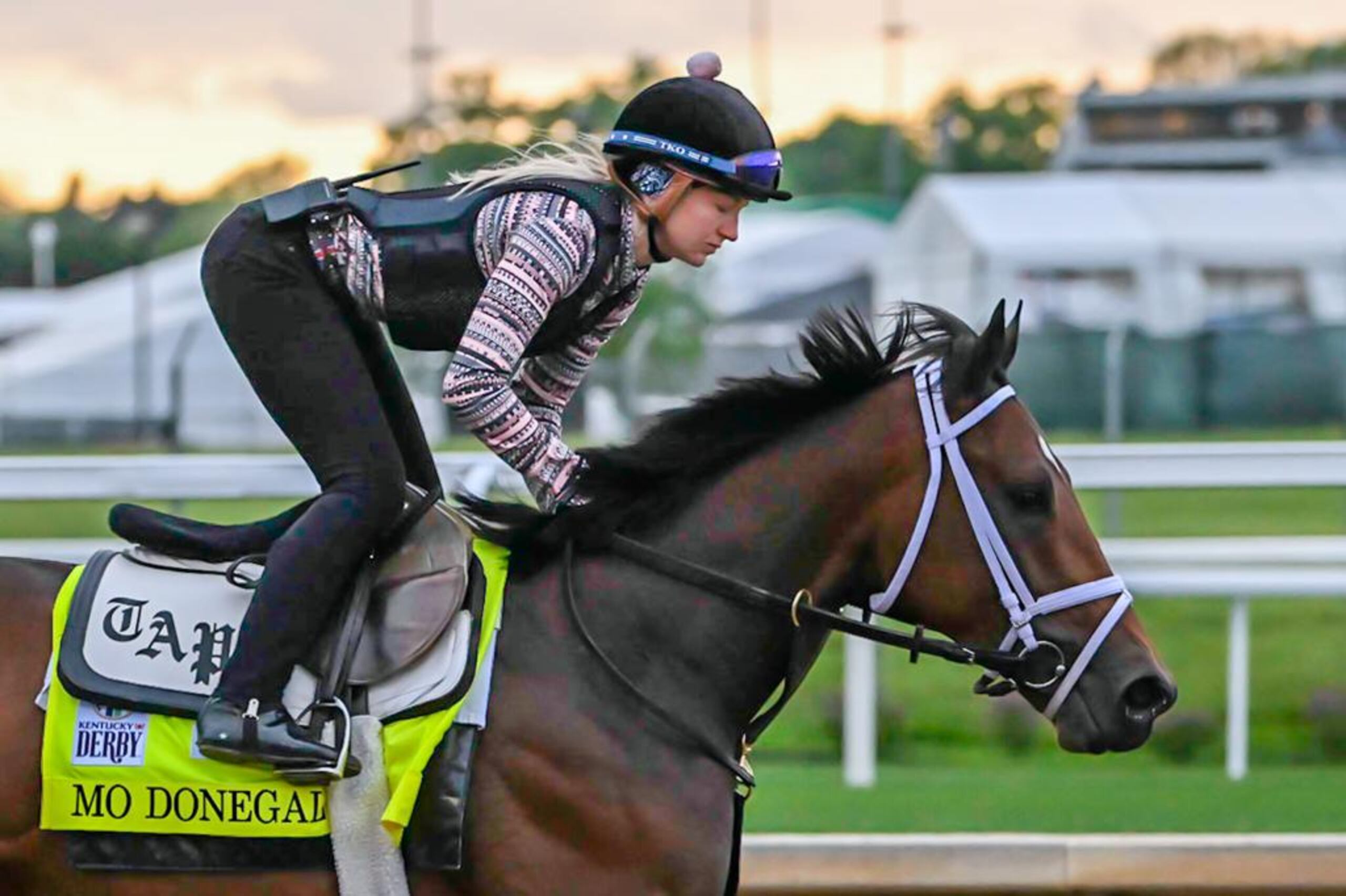 Este es Mo Donegal en un trabajo este lunes en Churchill Downs para el Kentucky  Derby del sábado. Será montado por Irad Ortiz y partirán por la valla.