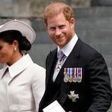 Príncipe Enrique acusa a realeza de causar angustia a Meghan