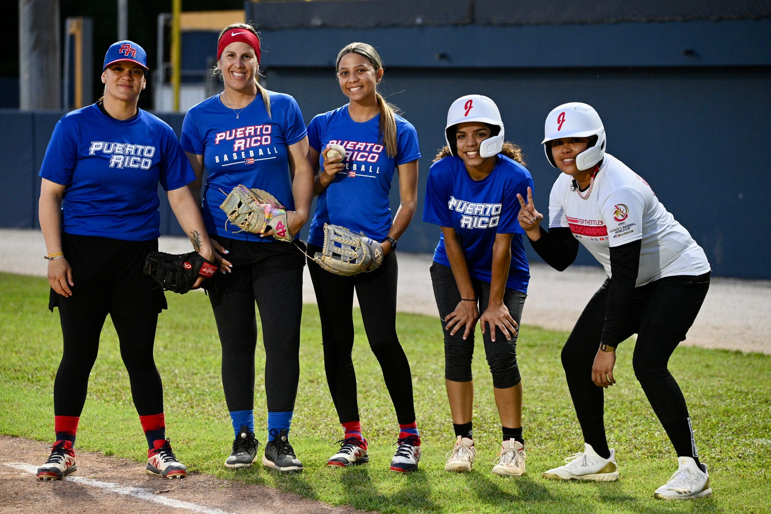 El Equipo Nacional de Béisbol femenino de Puerto Rico ha estado realizando una preparación de primera para el Mundial, lo que incluye el haber jugado en el torneo juvenil de la Coliceba ante equipos de varones.