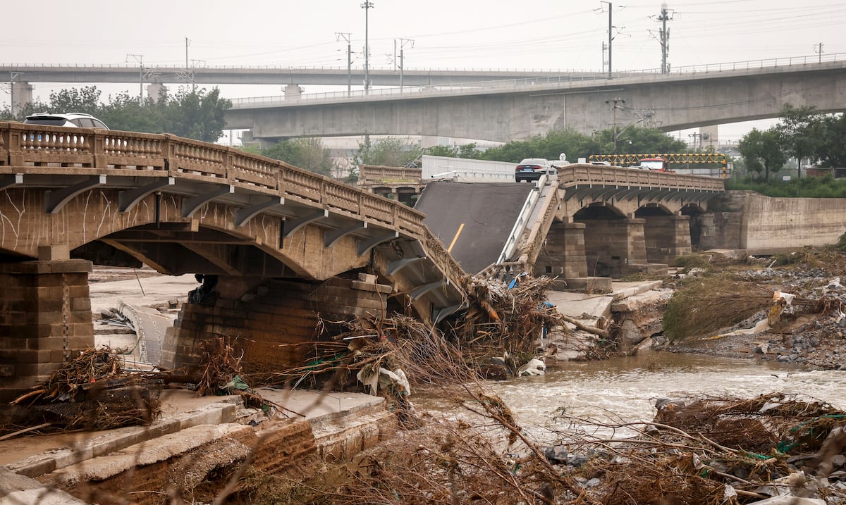 China: Bridge collapse kills 11 and leaves dozens missing