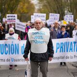 Miles de personas protestan contra la privatización del sistema de salud en Madrid