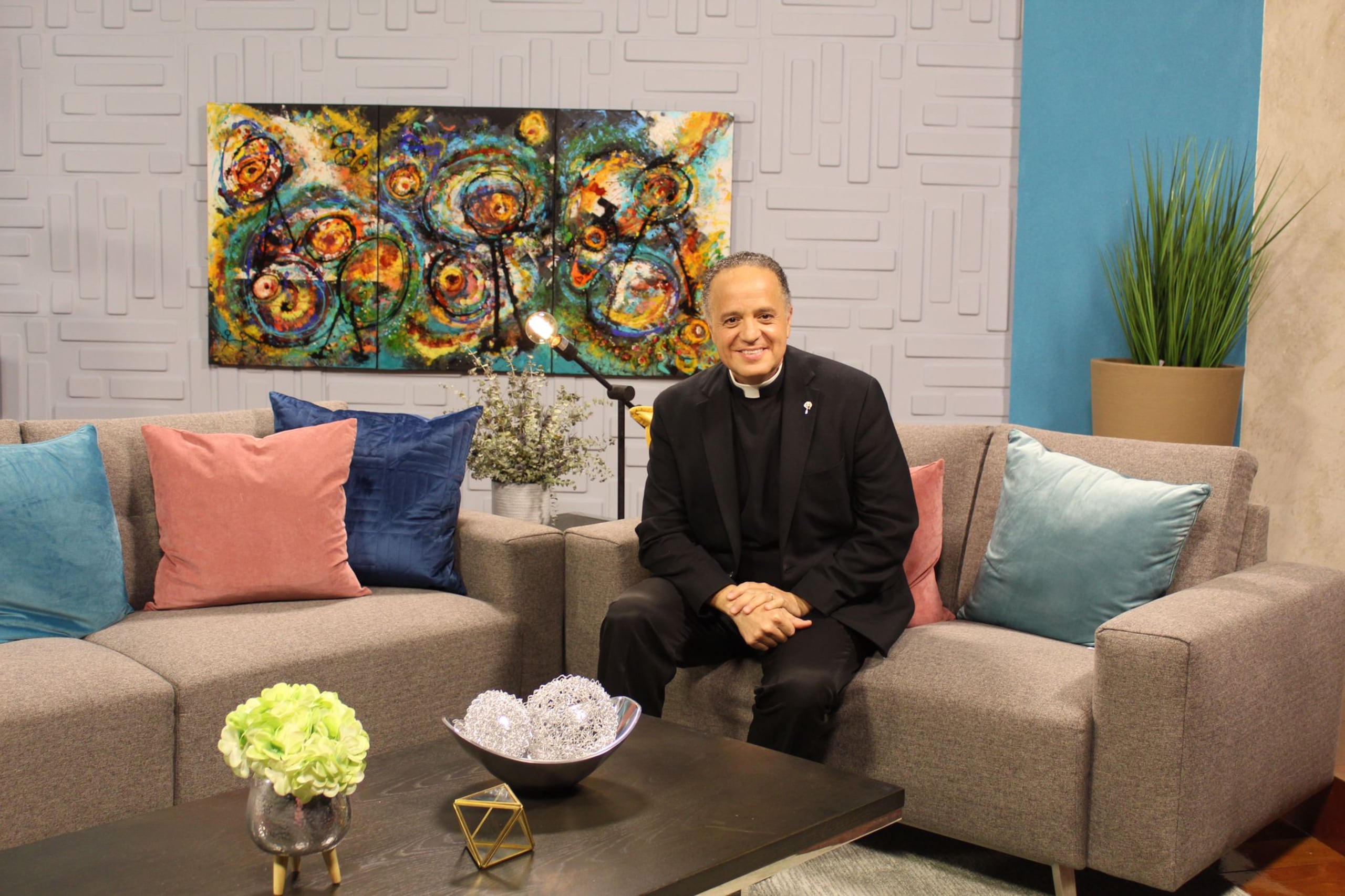 Padre Milton Rivera Vigó, director Espiritual para los Medios de Comunicación de la Arquidiócesis de San Juan Bautista y anfitrión del programa.