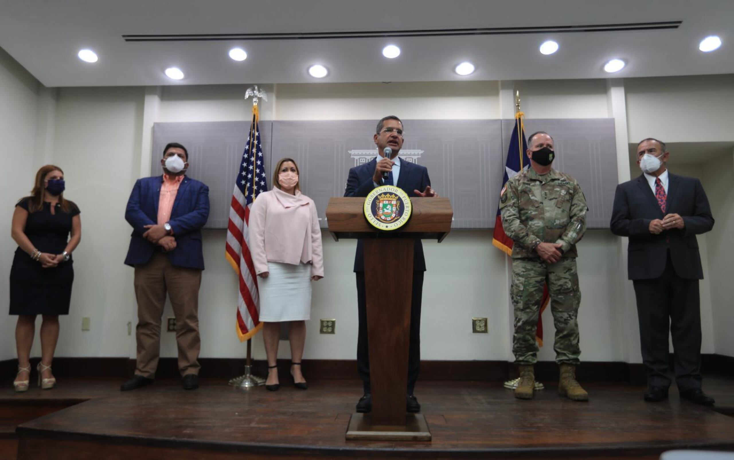 Pedro Pierluisi durante la conferencia de prensa.