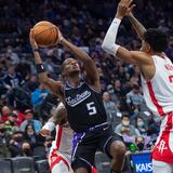 Kings superan a los Rockets 126-115 en gran juego de Bagley