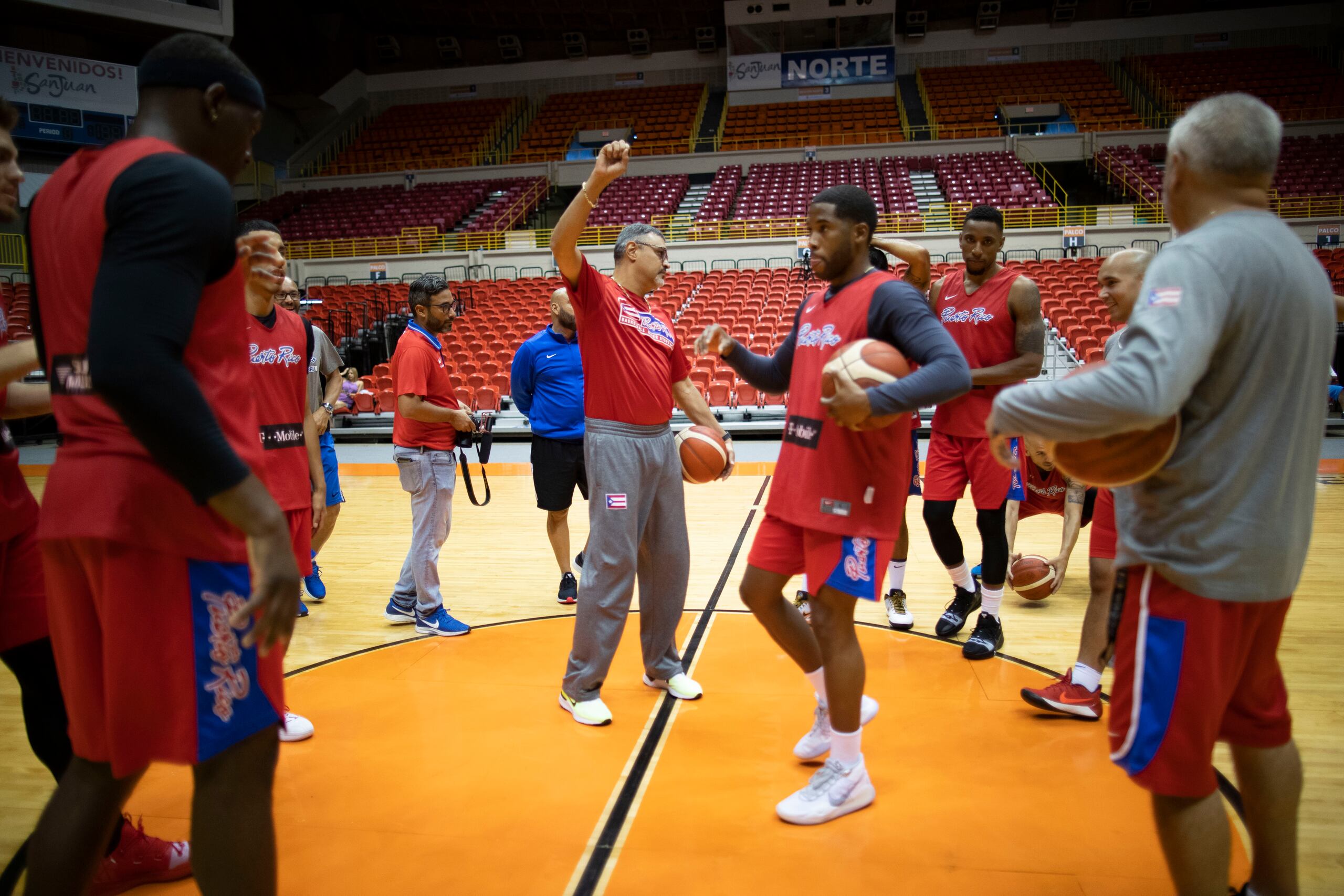 Eddie Casiano y la Selección Nacional llevan entrenando más de tres semanas y llegan a Serbia con la experiencia de cinco juegos de fogueos jugados.